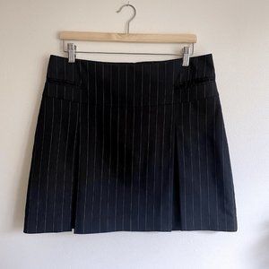 H&M 90s Y2K miniskirt pinstripe preppy 10 black corpcore pleated low waisted
